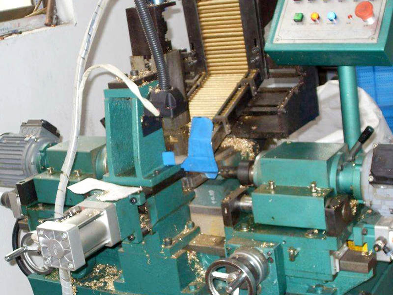 自動(dòng)鉆攻機(jī)需要調(diào)試多久？