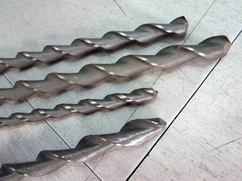 拋物線槽型深孔鉆頭和槍鉆哪個(gè)好？