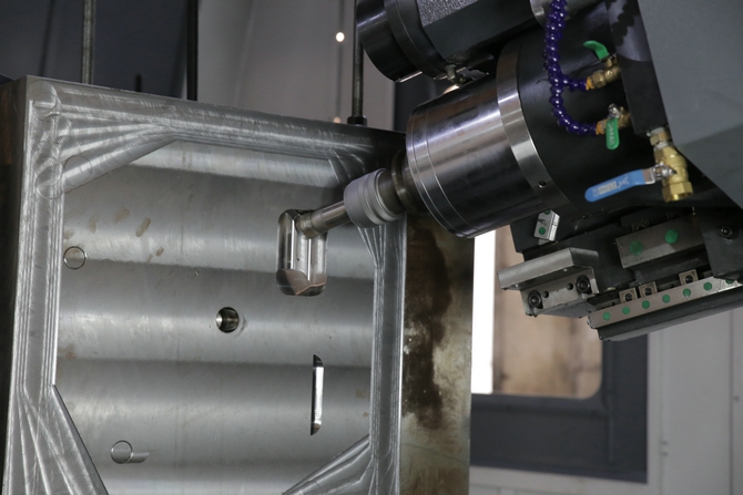 鉆攻一體機(jī)的數(shù)控系統(tǒng)如何操作？