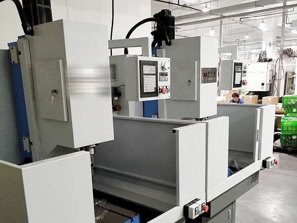 鉆孔機鉆頭怎么安裝？多軸鉆孔機故障損壞了怎么辦？